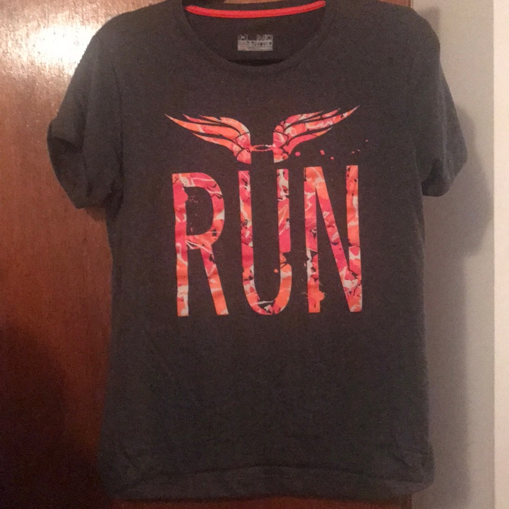Under armor tee shirt